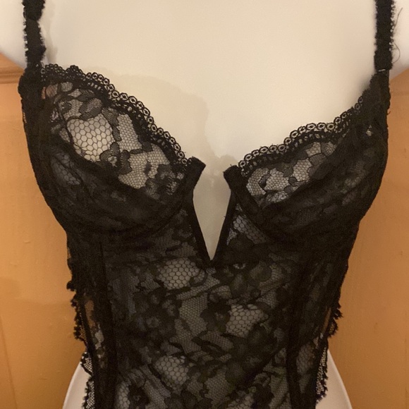 Victoria’s Secret black lacy bustiers size 34C - Picture 2 of 2